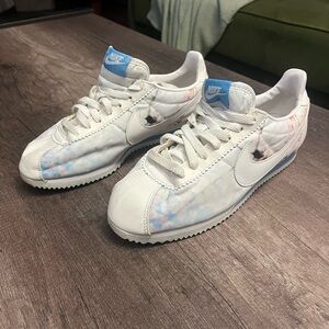 Nike Kids White Sneakers with Light Blue Tie-Dye Accents